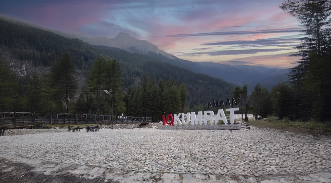 Top Rated Kumrat Valley Hotels Pakistan with River View Rooms